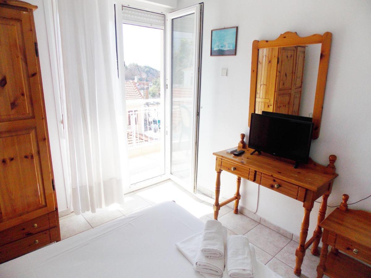 Hotel Sgouridis يميناريا المظهر الخارجي الصورة