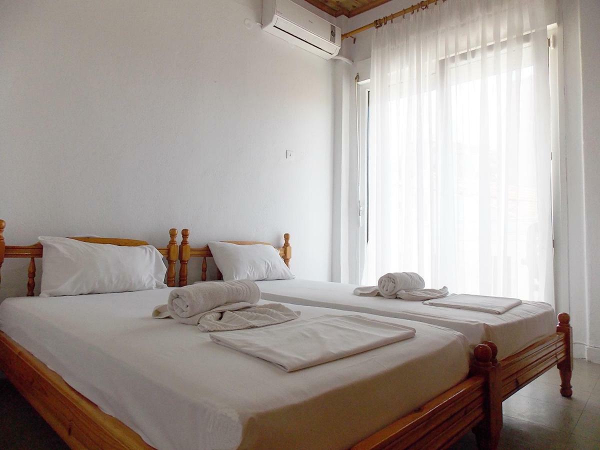 Hotel Sgouridis يميناريا المظهر الخارجي الصورة